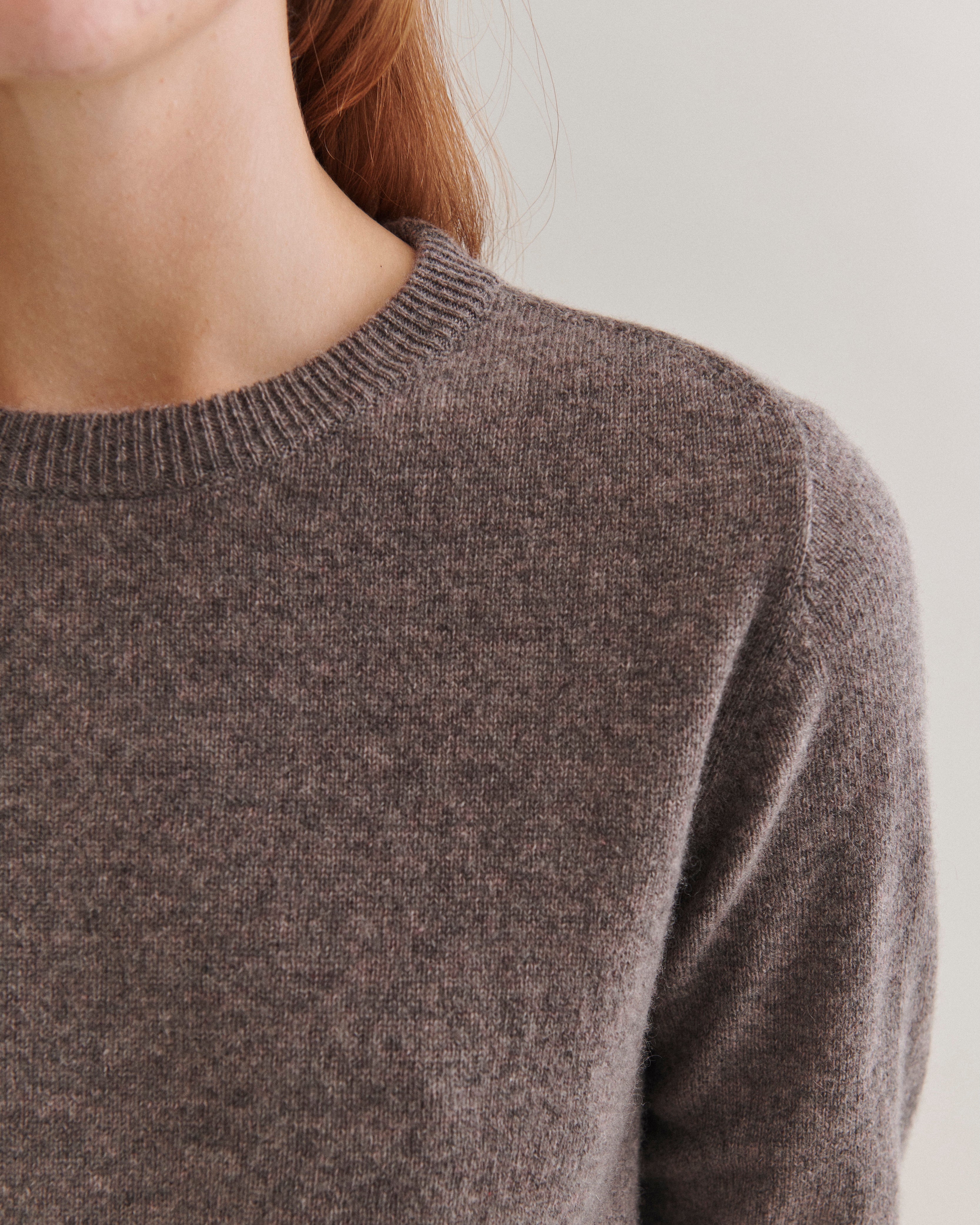Beta Studios Abbie O-neck Basic Cashmere Tops Mole