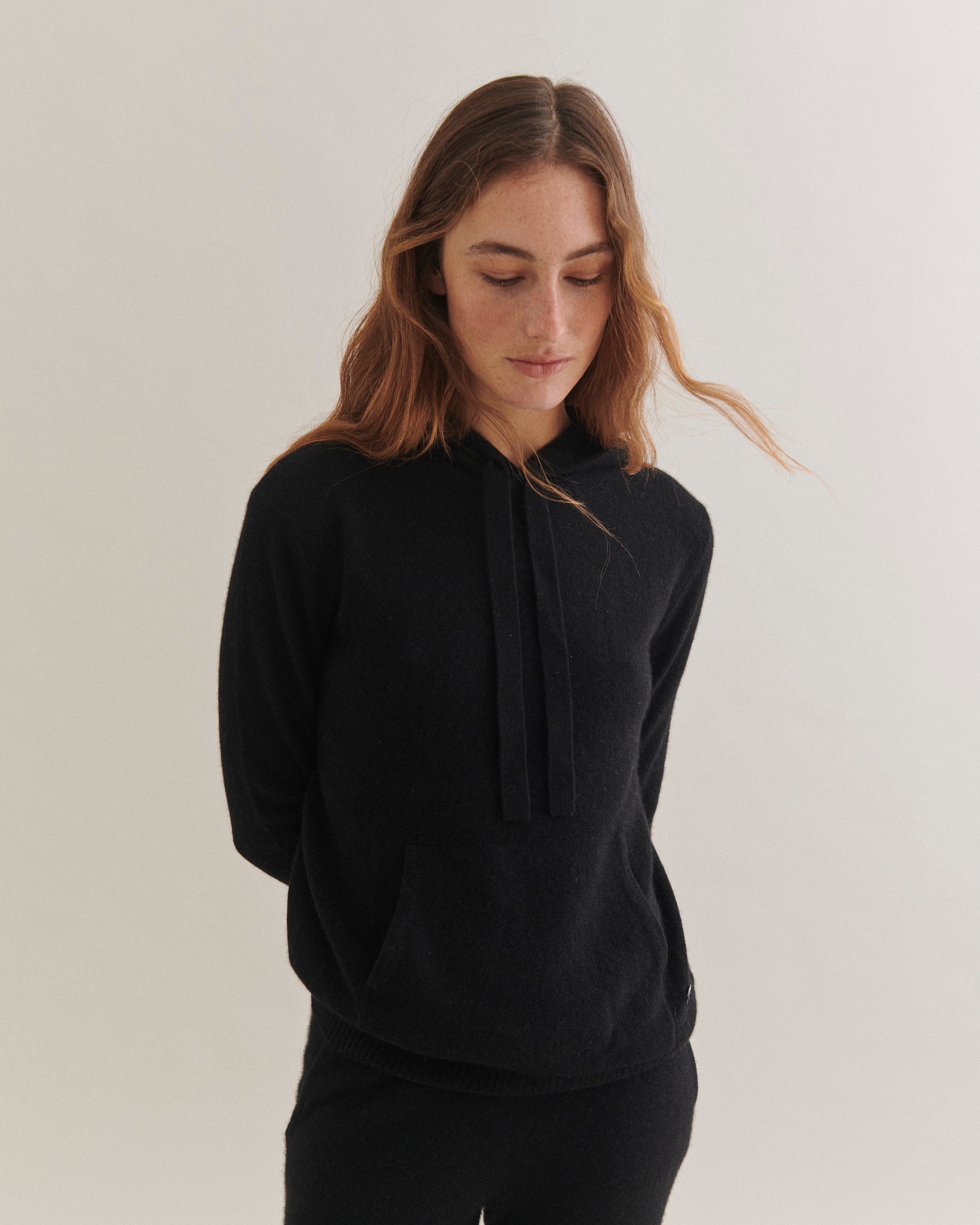 Beta Studios Adele Hoodie Cashmere Tops Black