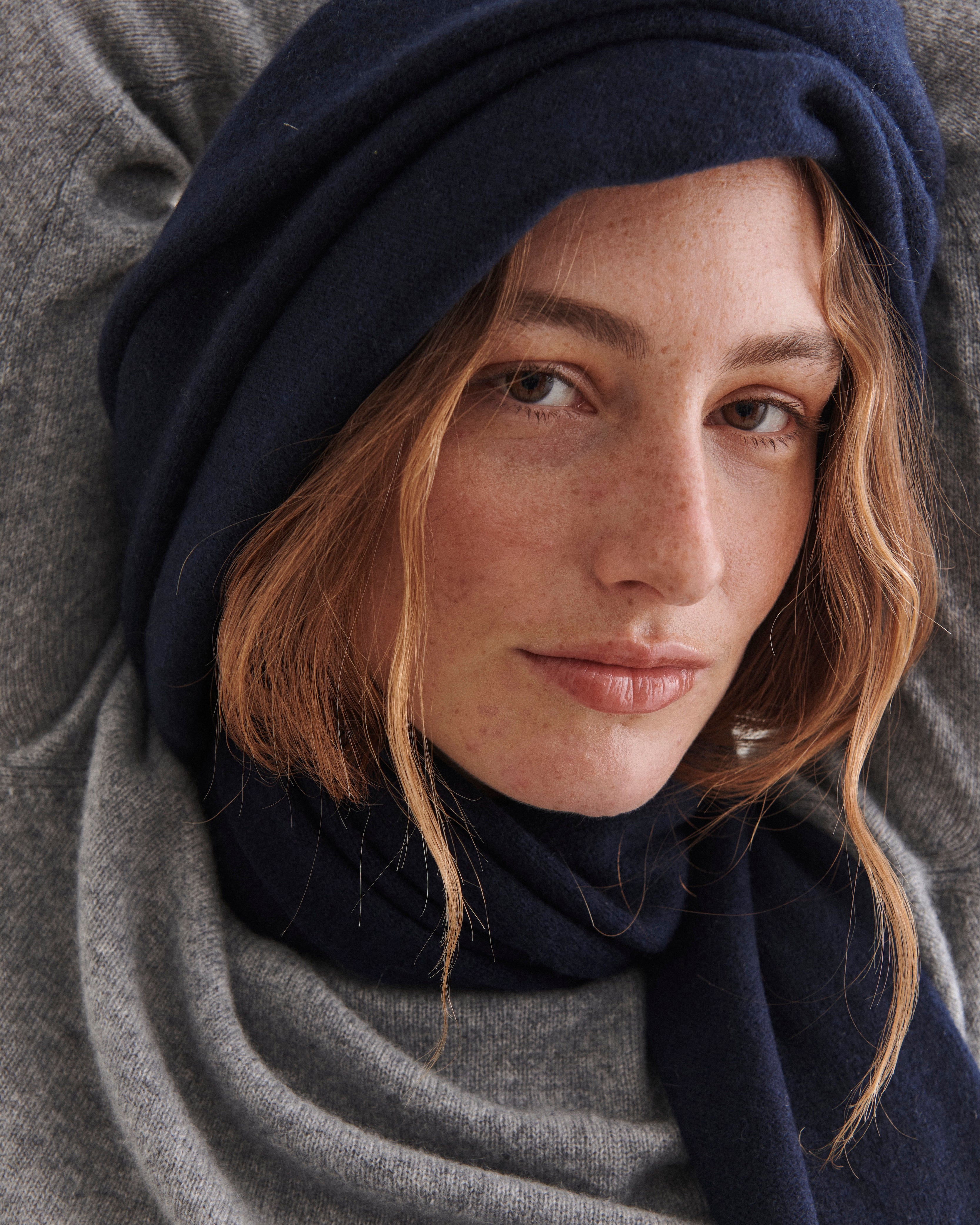 Beta Studios Aja Long Scarf Accessories Cashmere Navy