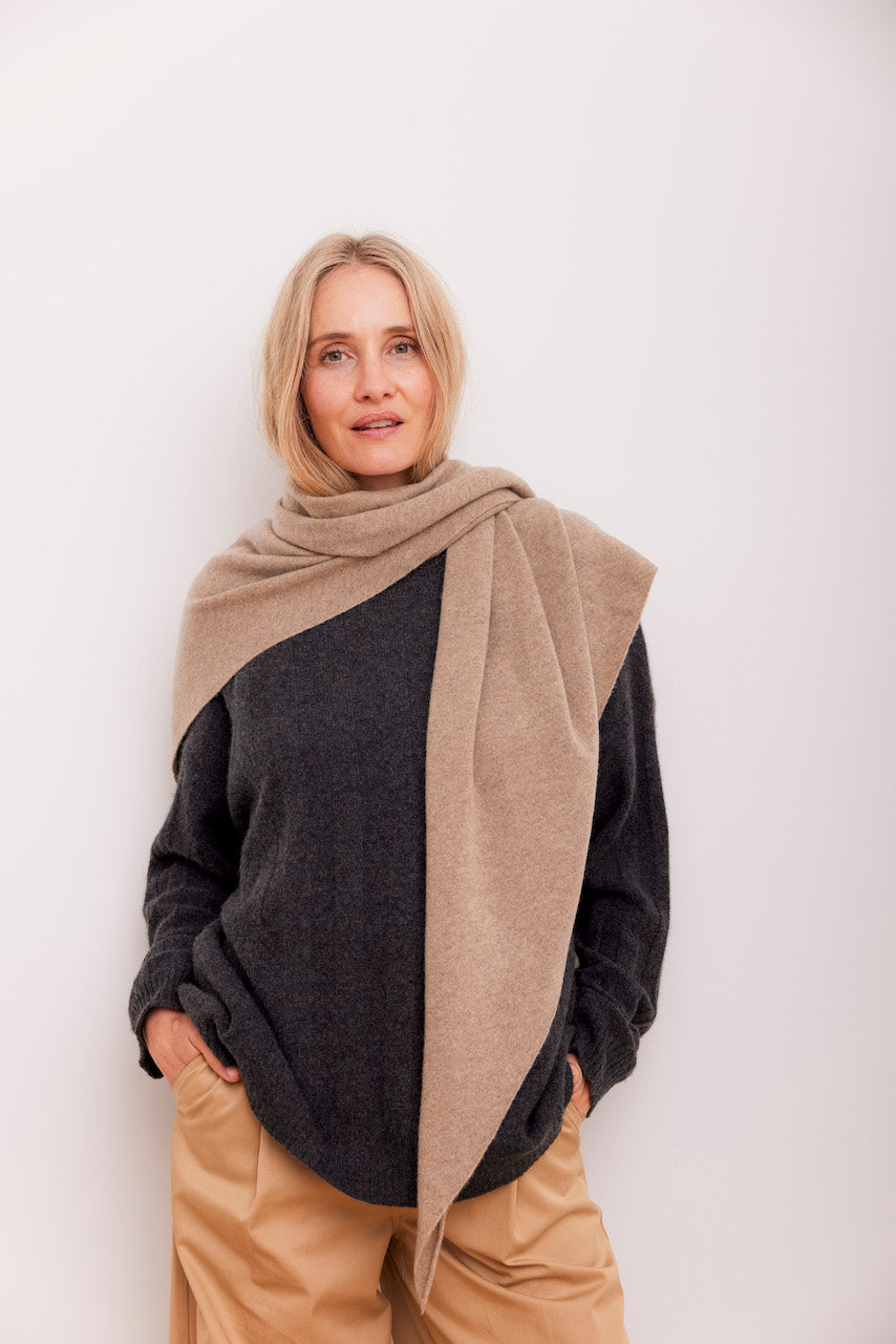 Beta Studios Alexa Big Triangle Scarf Accessories Cashmere Oak Brown