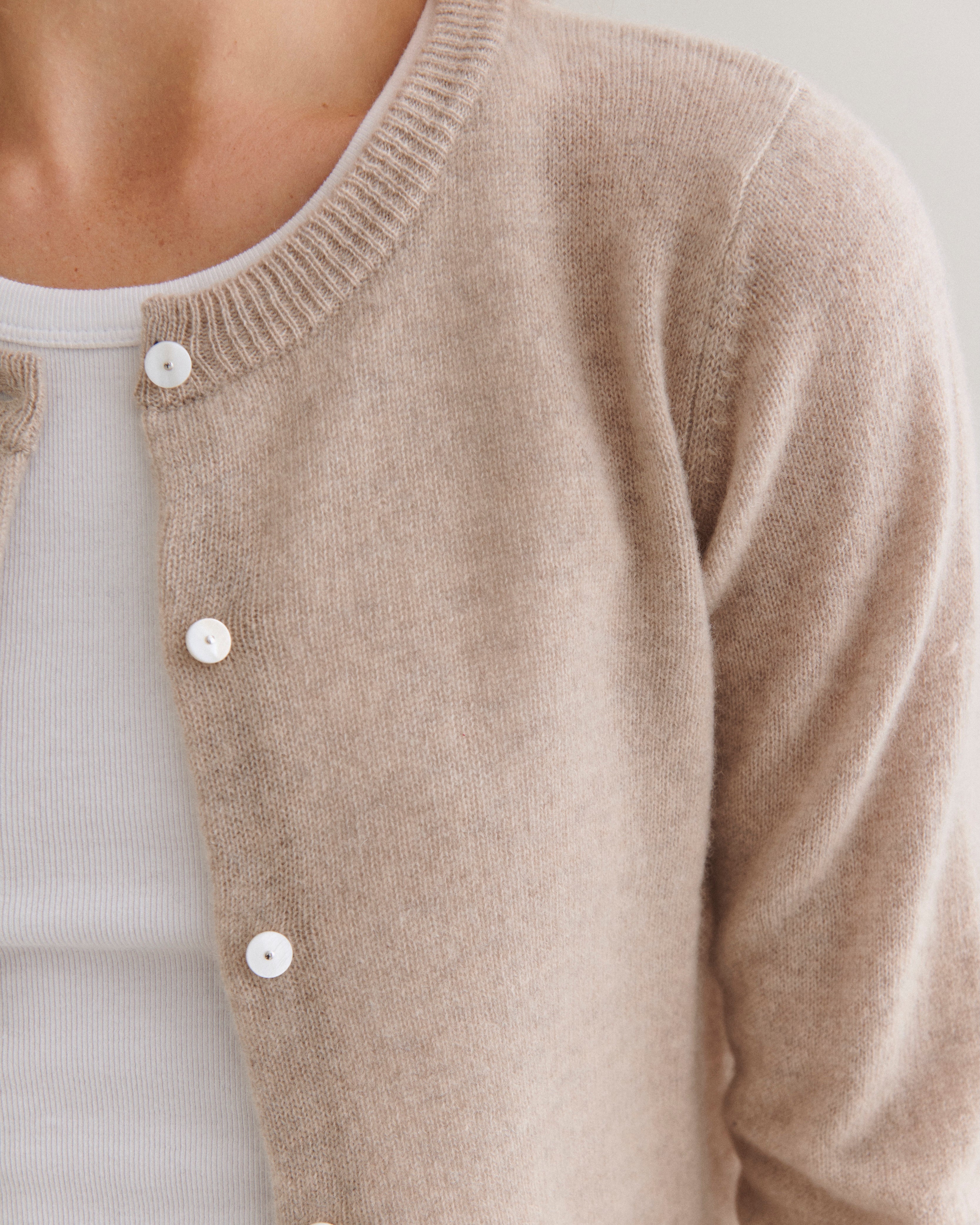 Beta Studios Alice Classic Cardigan Cashmere Tops Sand Melange