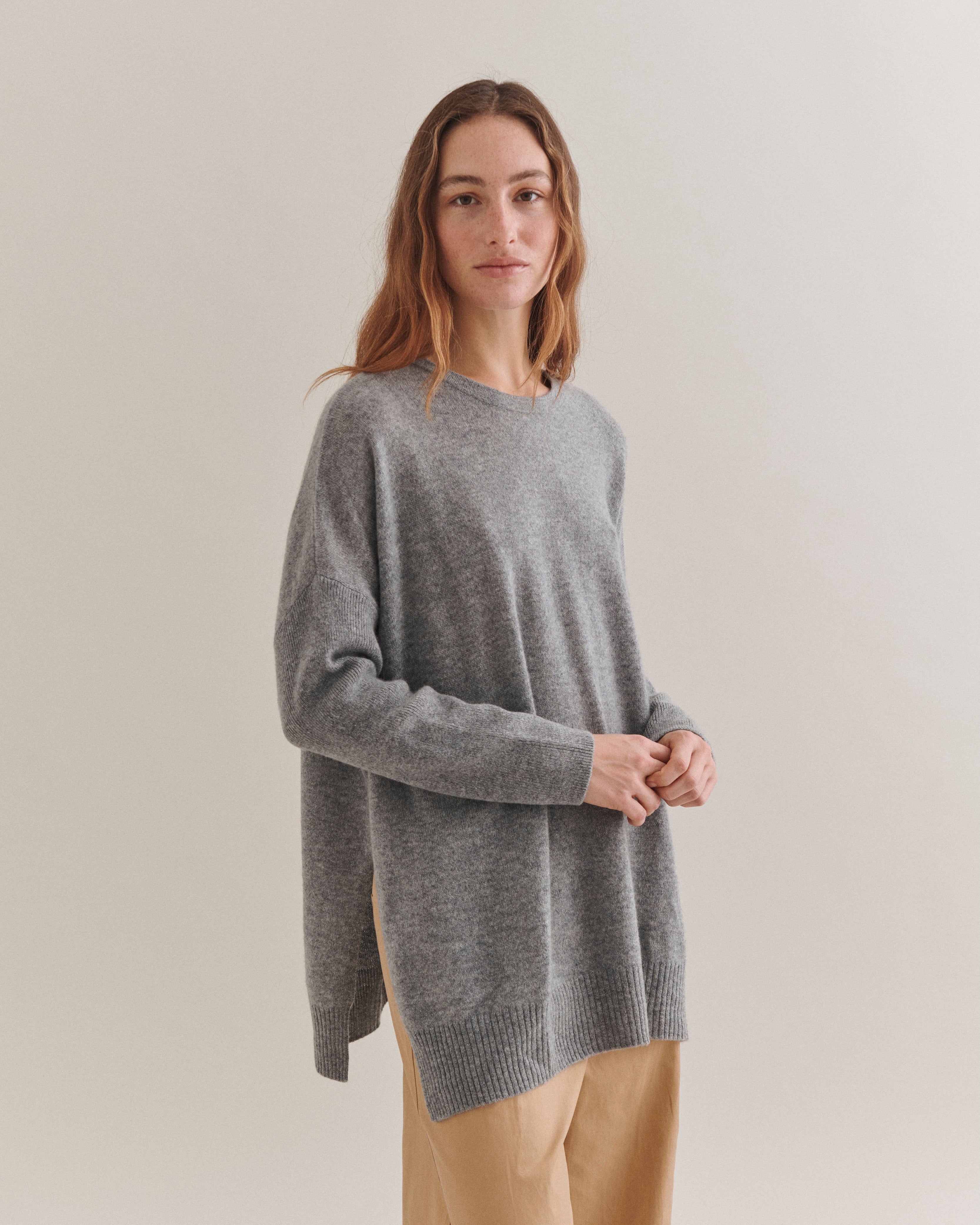 Beta Studios Berta Oversize O-neck top Cashmere Tops Grey Melange