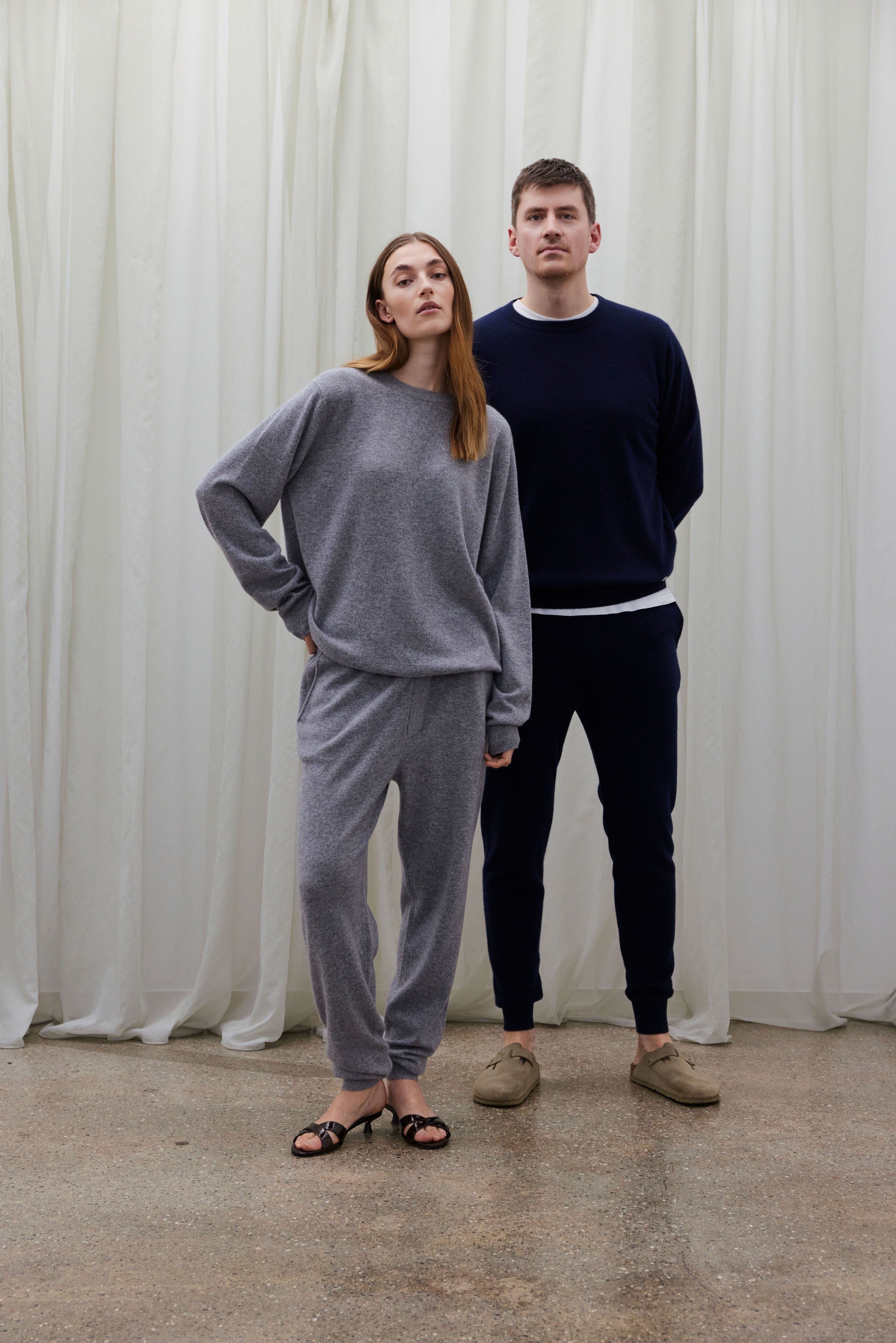 Beta Studios Carl O-neck cashmere Cashmere Tops Grey Melange