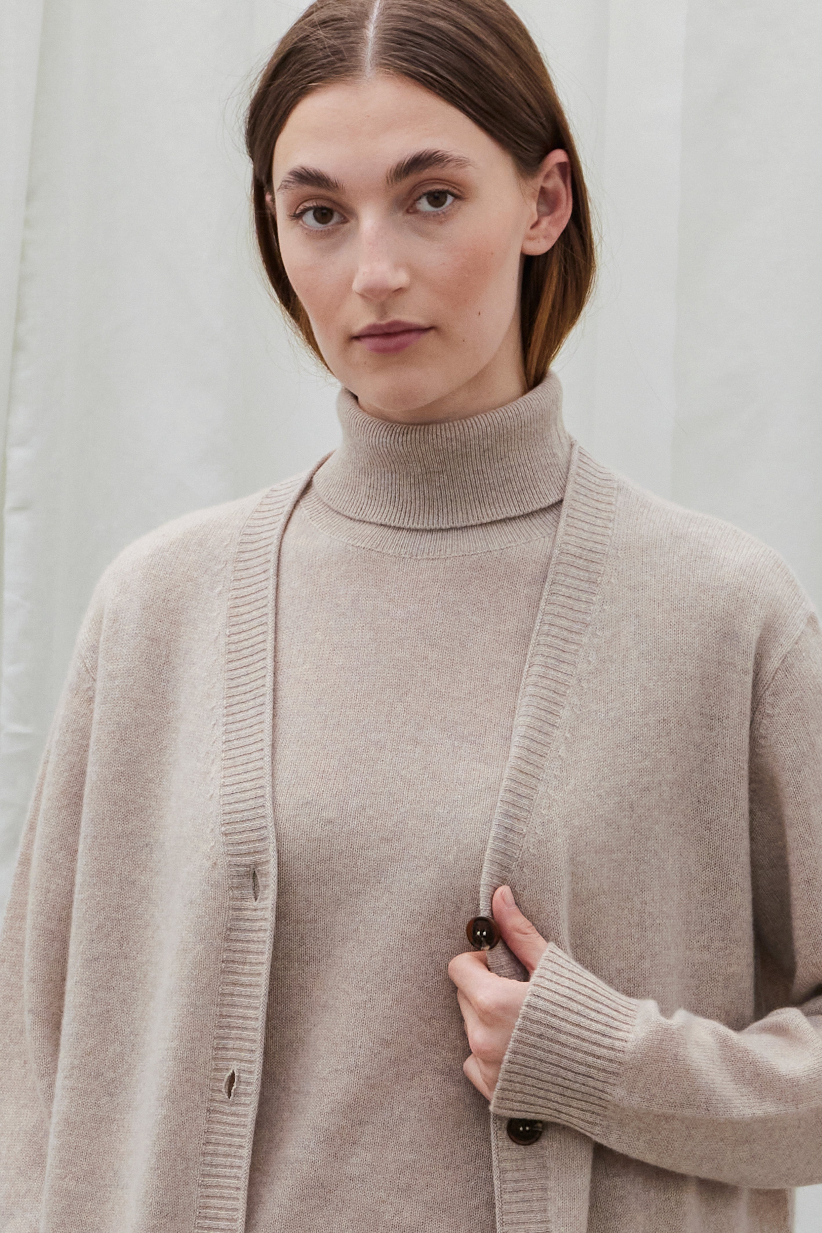 Beta Studios Jamaica Lady Sleeve High Neck Cashmere Tops Sand Melange