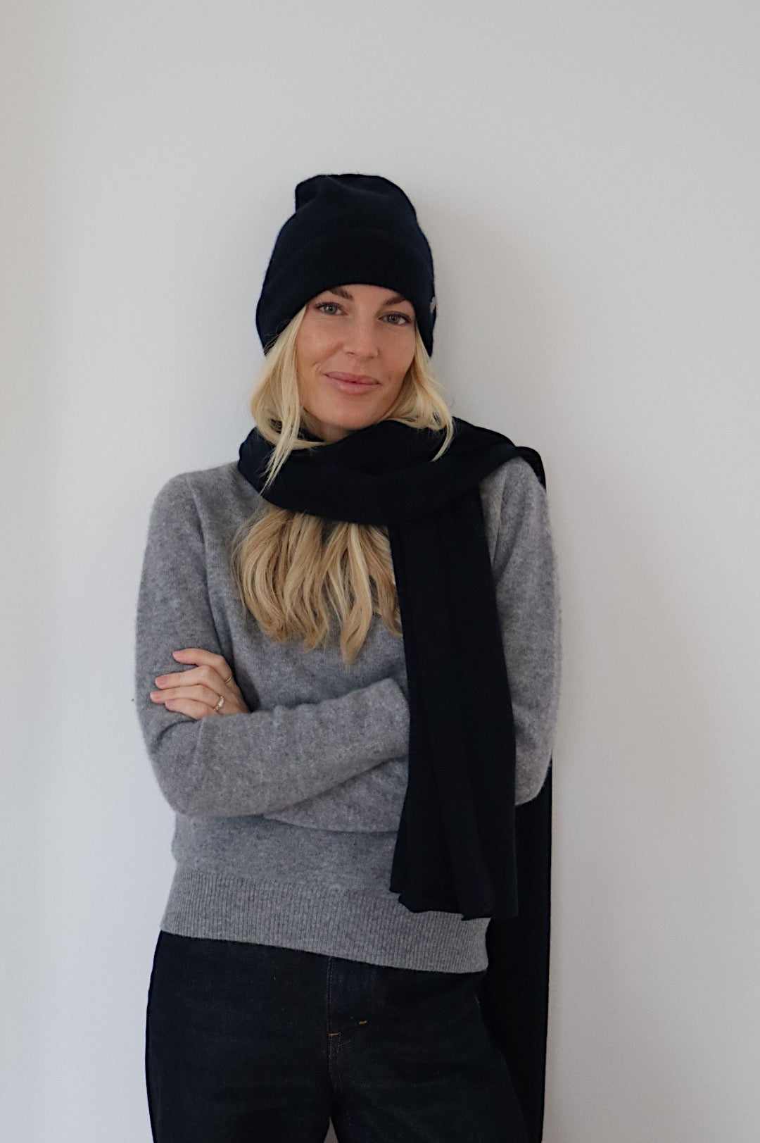 Beta Studios Aja Long Scarf Accessories Cashmere Black