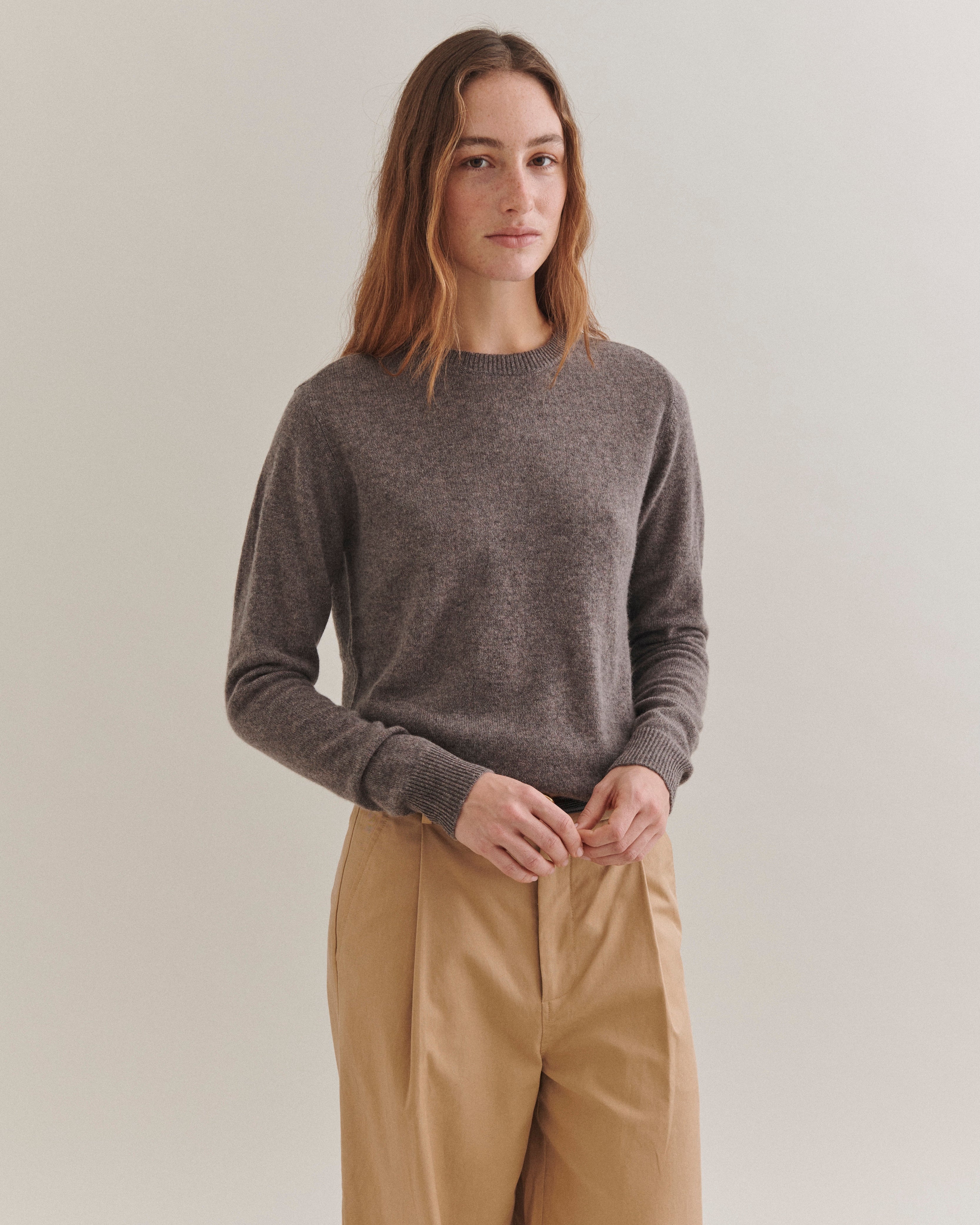 Beta Studios Abbie O-neck Basic Cashmere Tops Mole