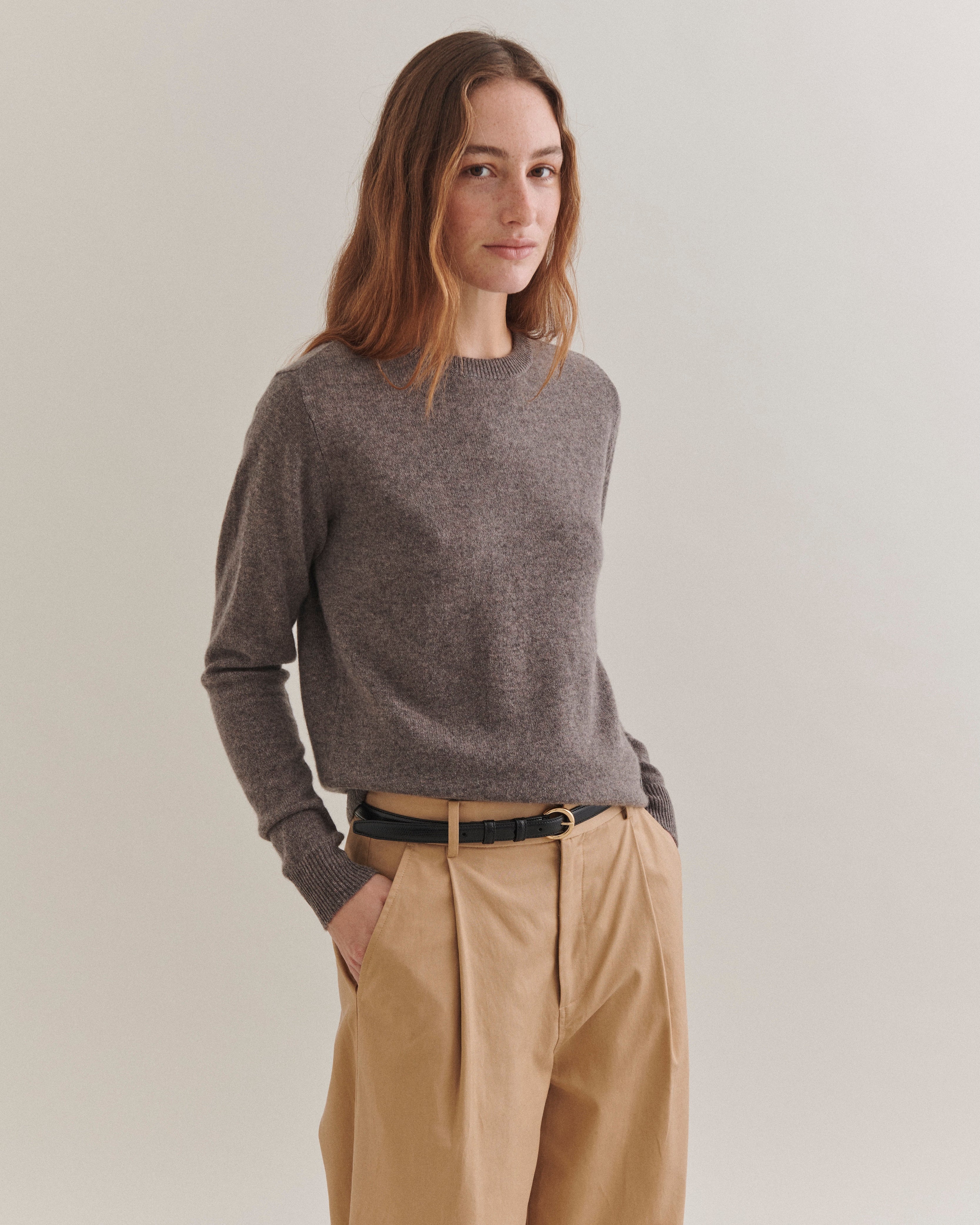 Beta Studios Abbie O-neck Basic Cashmere Tops Mole