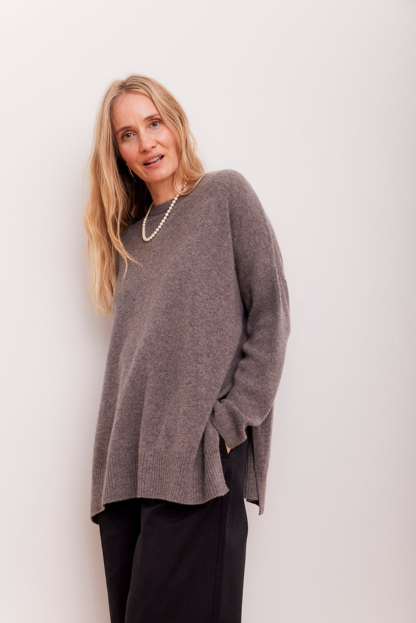 Beta Studios Berta Oversize O-neck top Cashmere Tops Mole