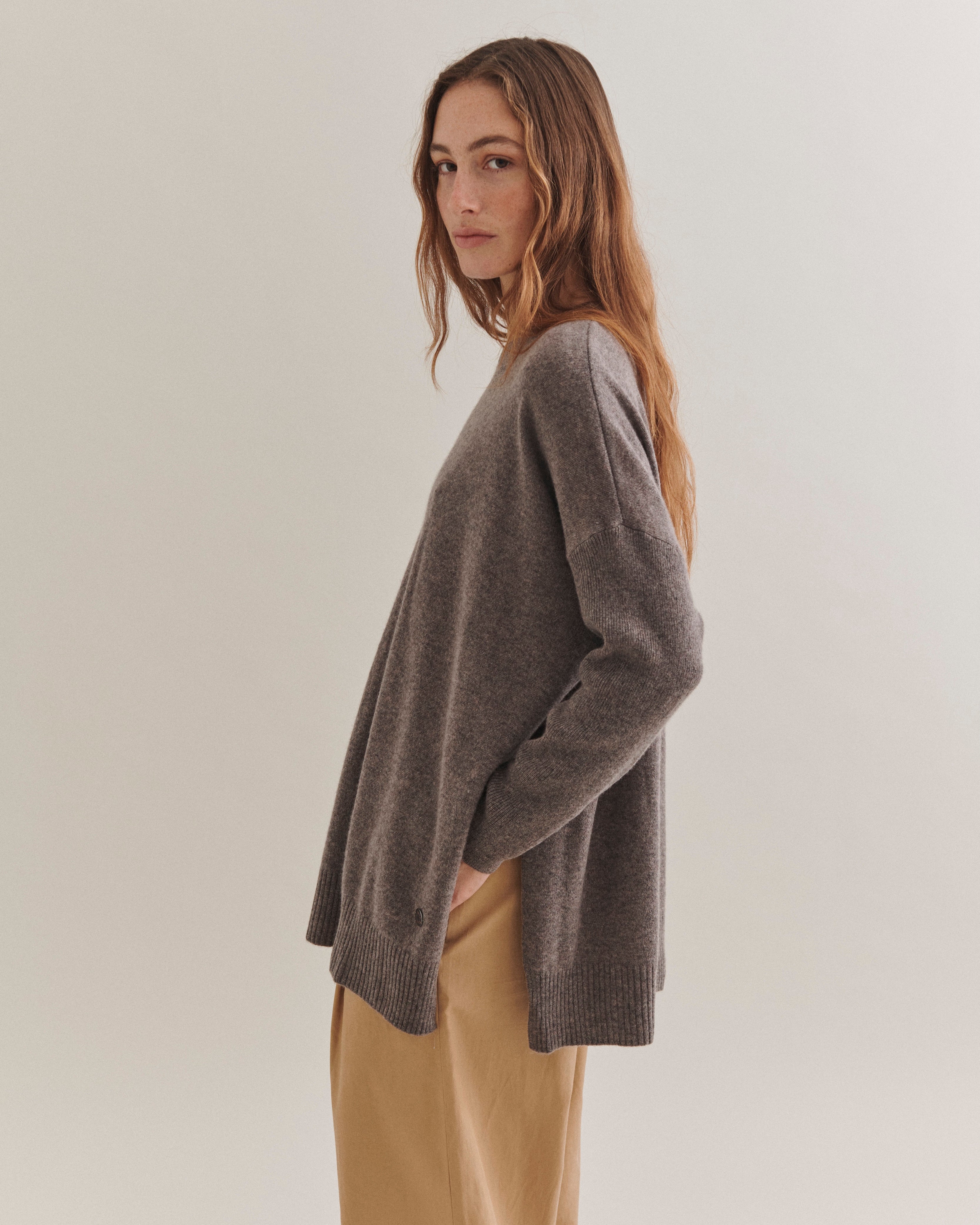 Beta Studios Berta Oversize O-neck top Cashmere Tops Mole