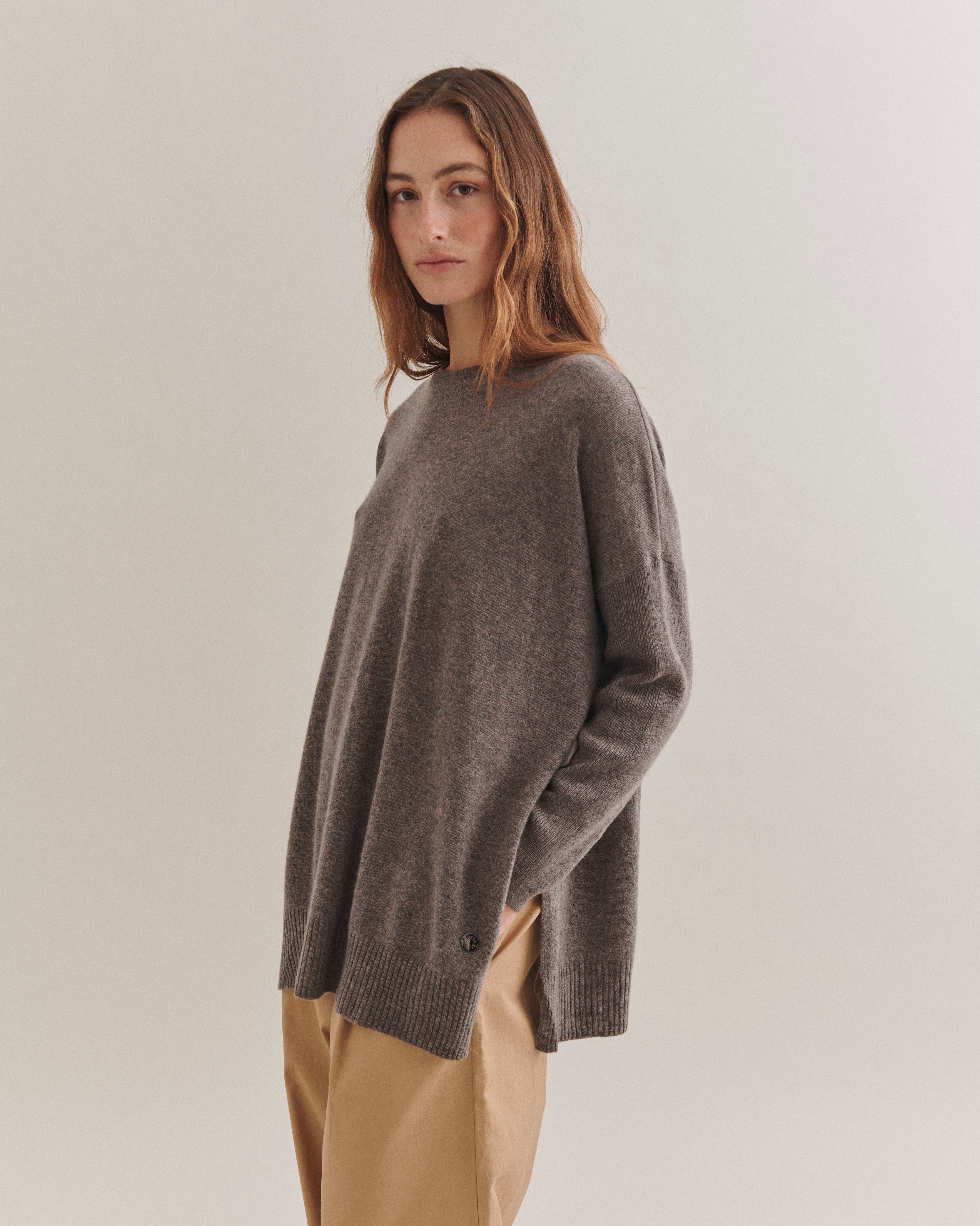 Beta Studios Berta Oversize O-neck top Cashmere Tops Mole