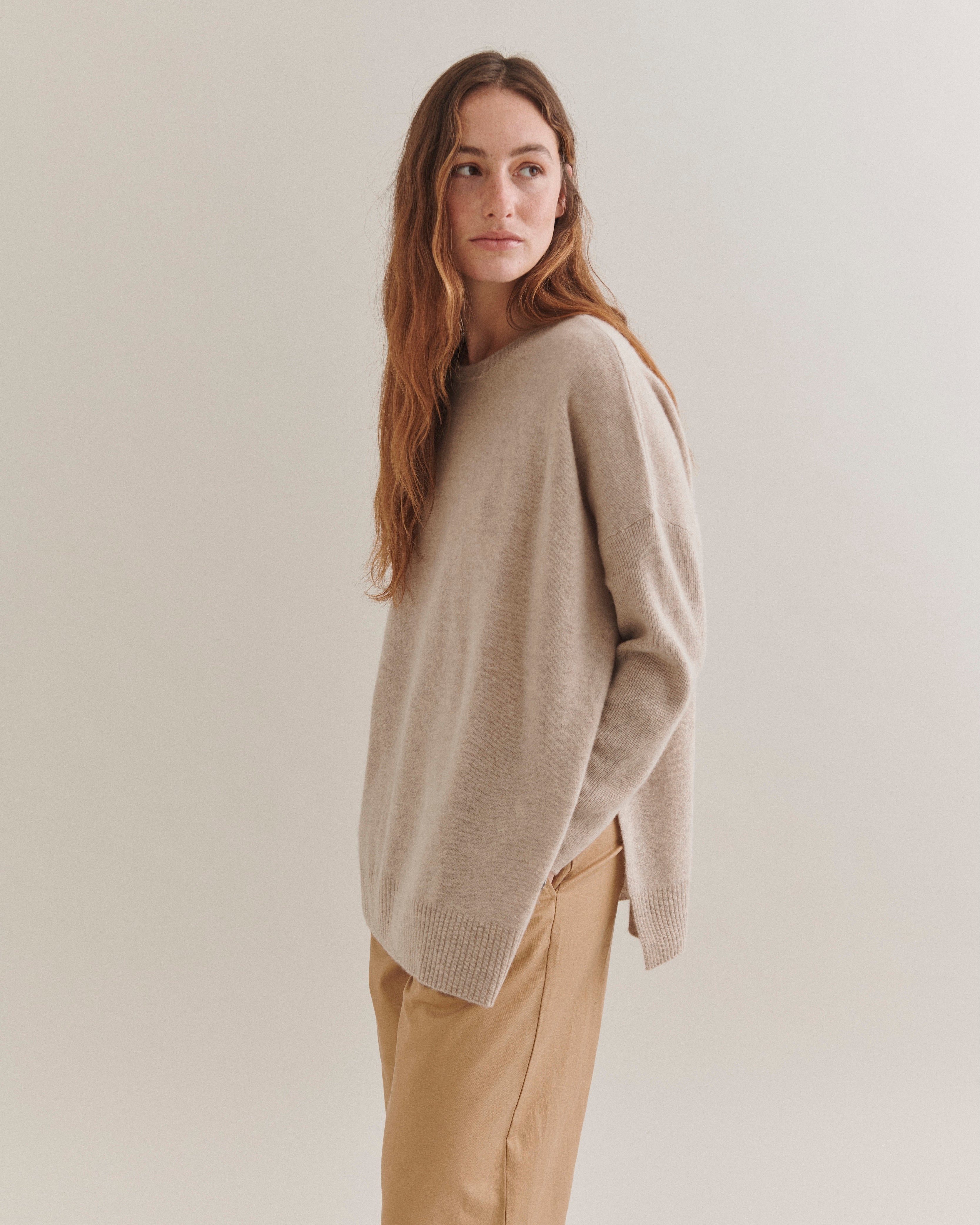 Beta Studios Berta Oversize O-neck top Cashmere Tops Sand Melange