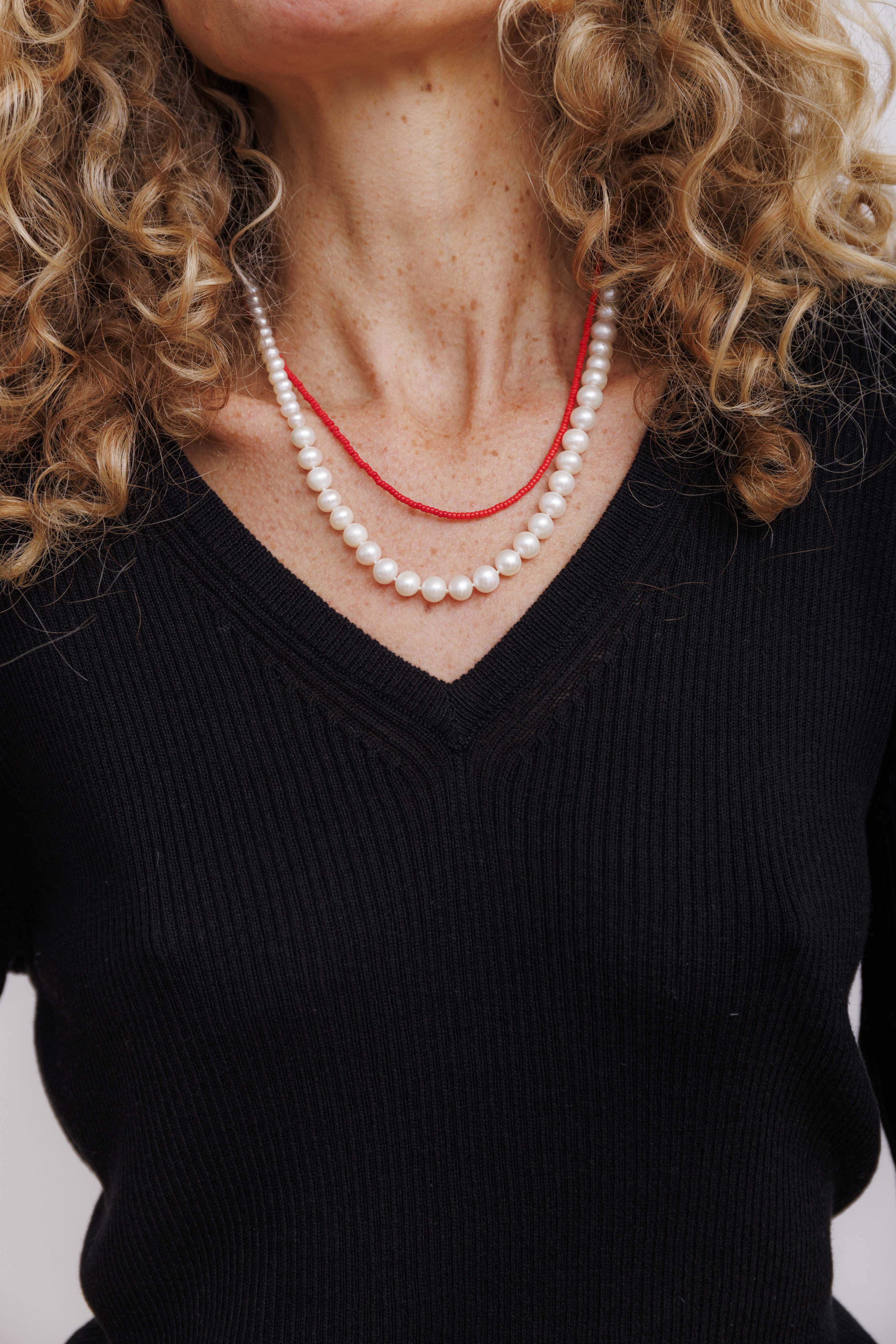 Beta Studios Kalinka V-Neck Silk/CashmereTops Black