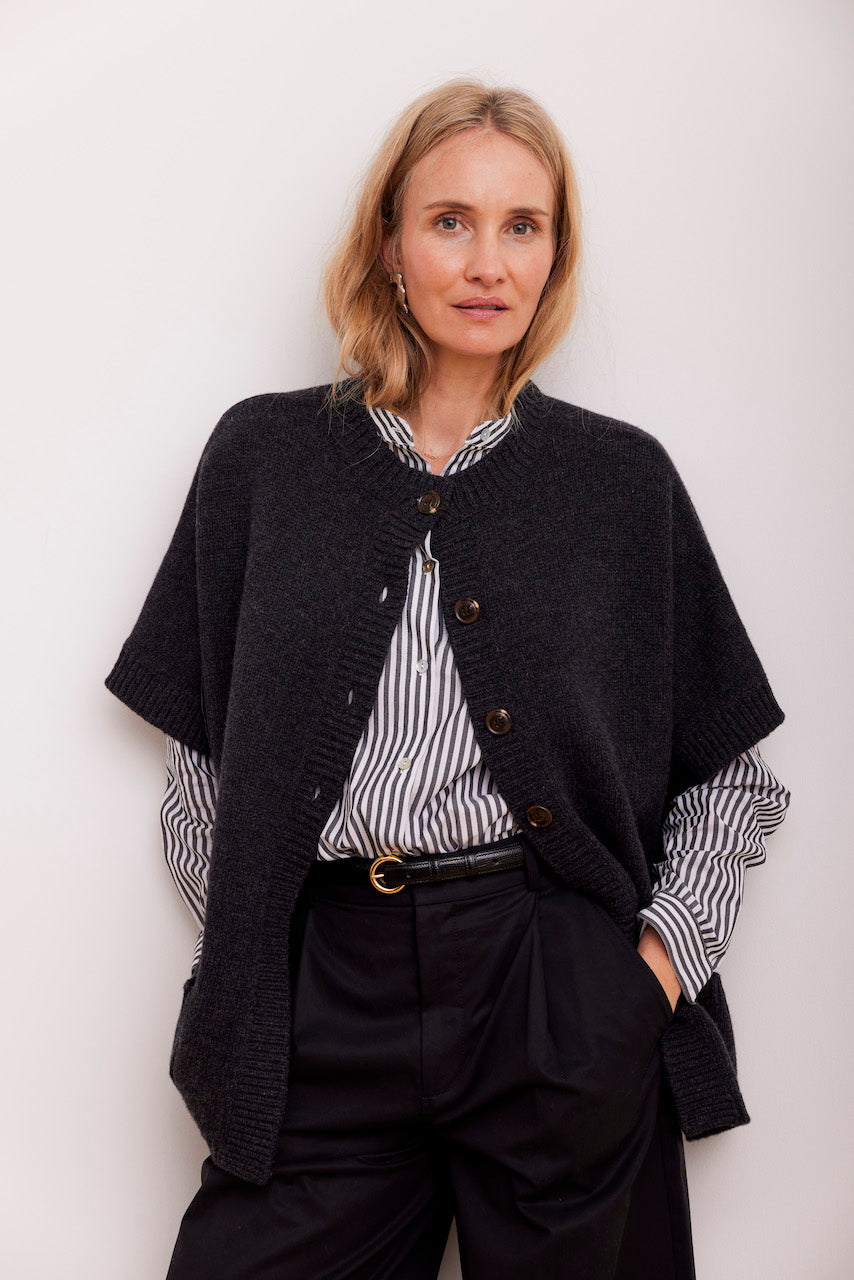 Beta Studios Kristel Short Cape Cardigan Pepper