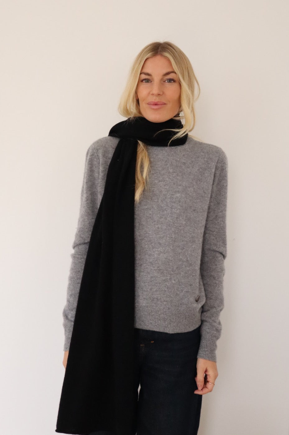 Beta Studios Aja Long Scarf Accessories Cashmere Black