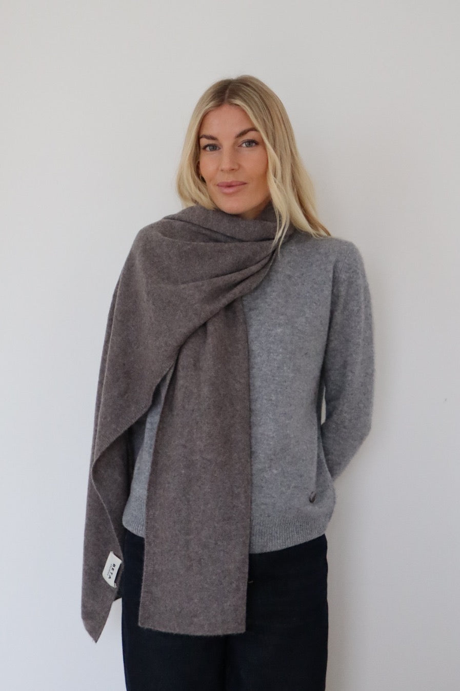 Beta Studios Aja Long Scarf Accessories Cashmere Mole