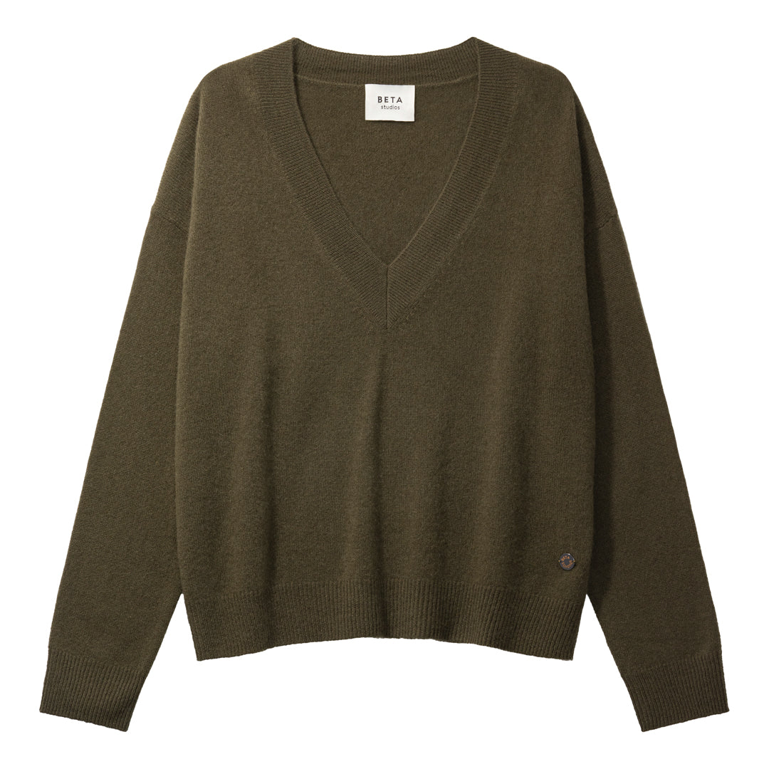 Beta Studios Nanna V-Neck Cashmere Tops Topiary Green
