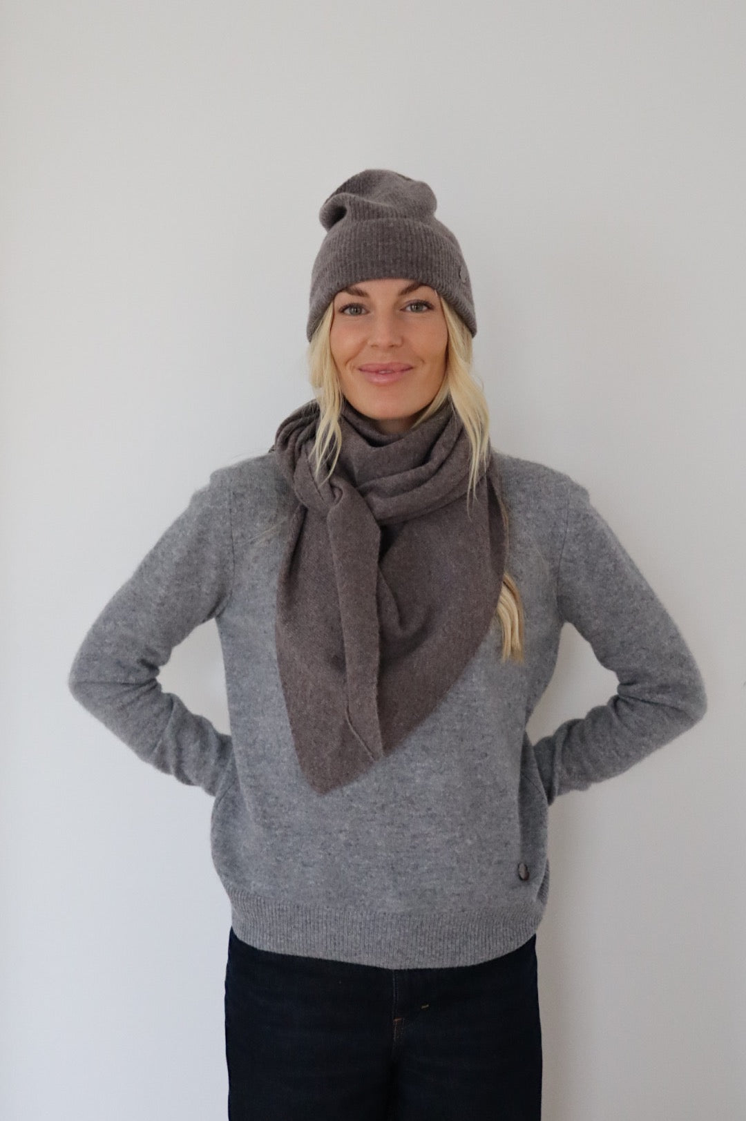 Beta Studios Andrea Triangle Scarf Accessories Cashmere Mole